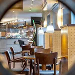 Coffee Fellows Sued モーテル 3*