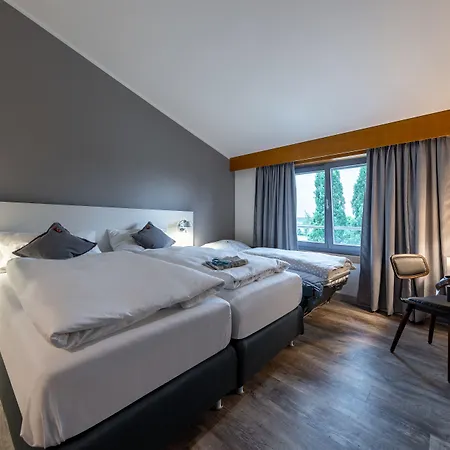 Coffee Fellows Sued 3*