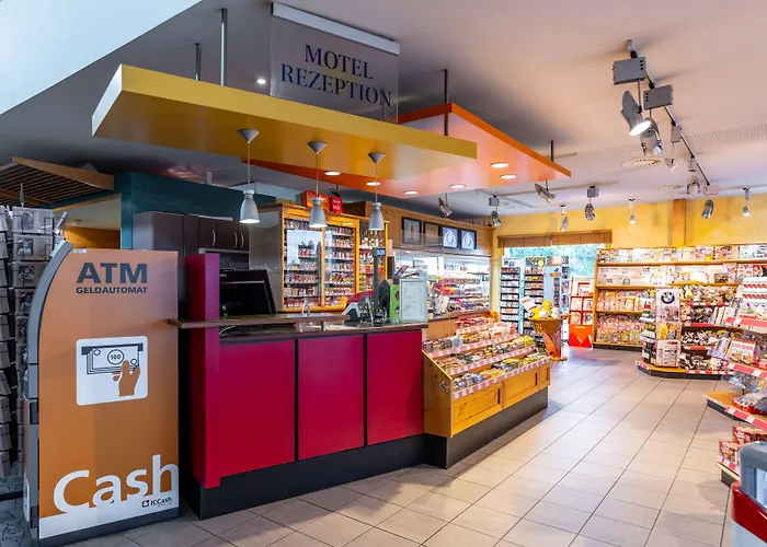 Coffee Fellows Sued Motel 3*