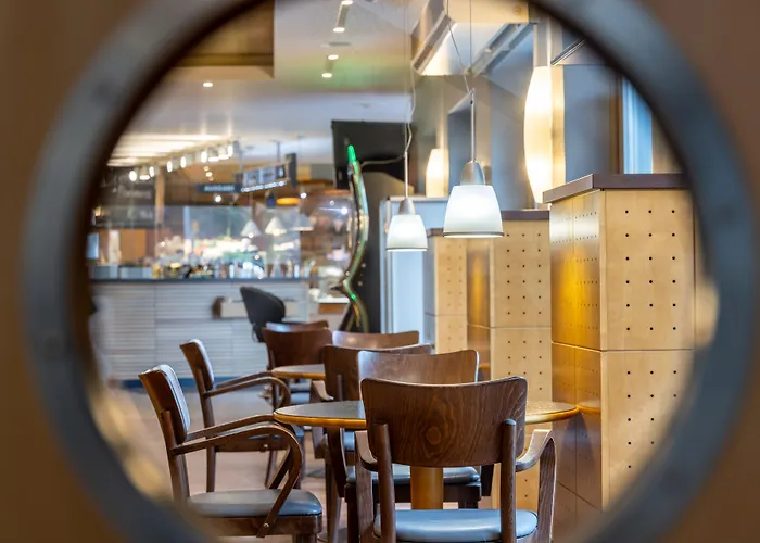 Coffee Fellows Sued מוטל 3*