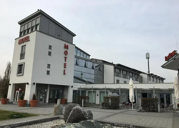 Coffee Fellows Sued 모텔